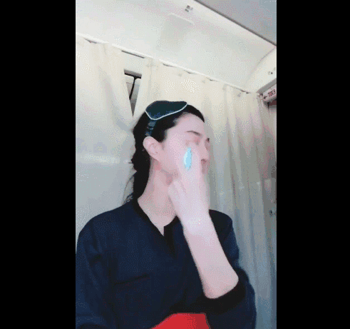范冰冰為了沒有皺紋 這麼按自己的臉…