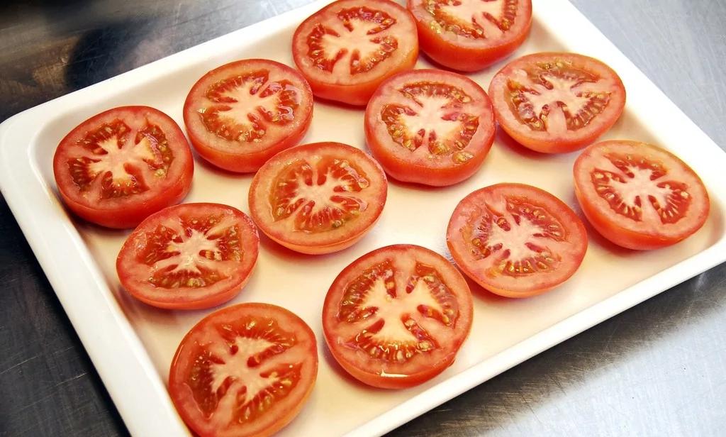 醫生用「番茄減肥法」月瘦11公斤 切薄片微波吃好簡單