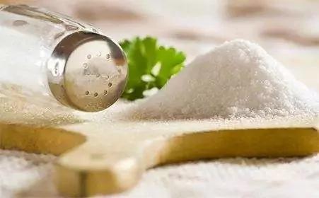 用一點「食鹽」和「醋」就能解決的事 別再花冤枉錢了 3 用一點「食鹽」和「醋」就能解決的事 別再花冤枉錢了