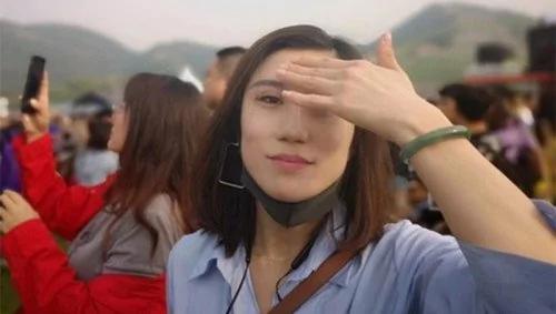 中共兩會翻白眼事件 兩個女記者近況曝光 3 中共兩會翻白眼事件 兩個女記者近況曝光