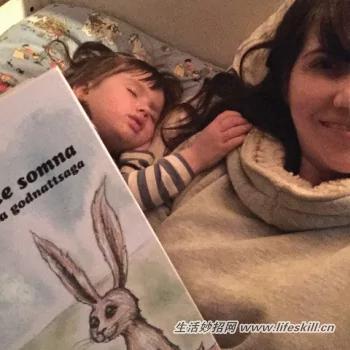 孩子不願睡？念這本書三頁 保證孩子想睡！