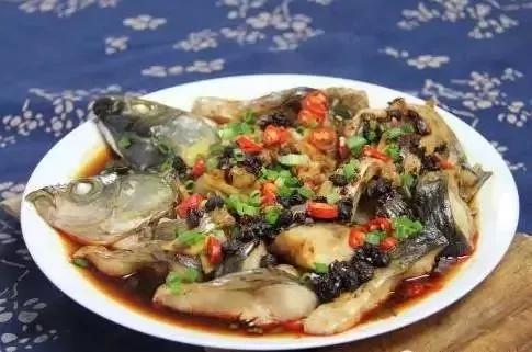 燉魚時加了這個 美味得讓鄰居都點贊！居然沒一點腥味