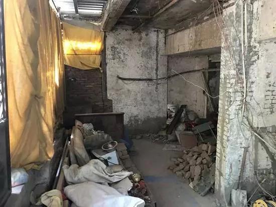 老樓住戶打洞5年 掏出120平方米「地下空間」 3 老樓住戶打洞5年 掏出120平方米「地下空間」