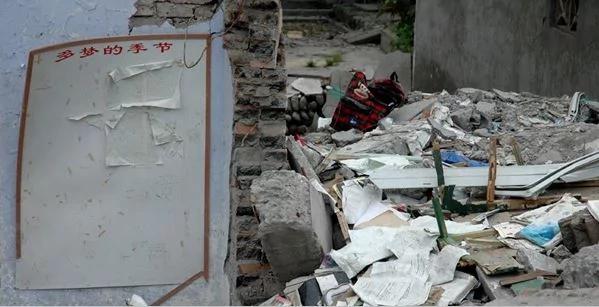 【汶川老照片】此圖一目了然：為什麼地震中死了那麼多孩子