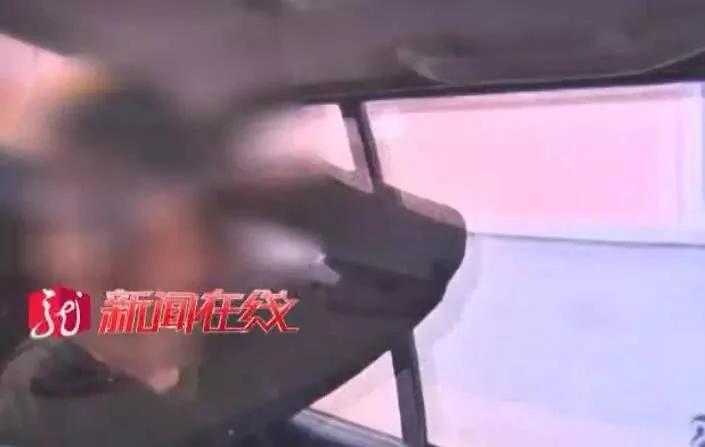 女子凌晨撒酒瘋猛砸鄰居門 嚇得鄰居跳了樓！