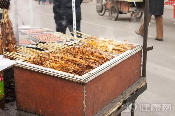 你愛吃的路邊攤到底有多臟? 2 你愛吃的路邊攤到底有多臟?
