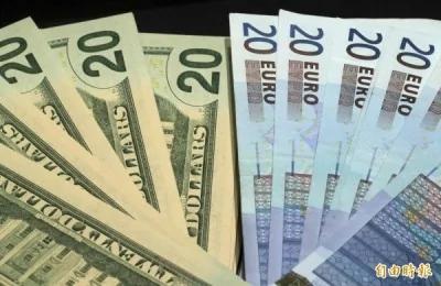 由于银行利率太低，日本民众宁愿将现金藏在家里，金额超过3000亿美元。（路透）