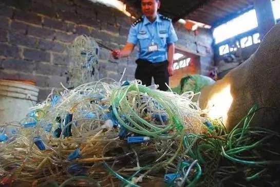 中国小镇上的黑作坊