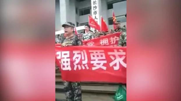 中国老兵观察员：湖南老兵长沙市府集体维权 对待老兵岂能“打发”加“打压”?