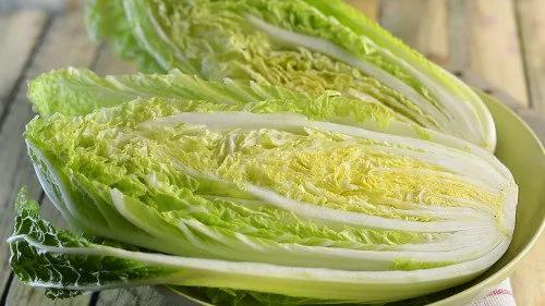 白菜的菜心,农药、细菌易残留其中。