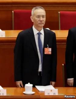 中国国家发展和改革委员会副主任刘鹤2018年3月5日在北京人民大会堂出席全国人大开幕式。