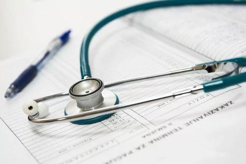 他对别人痛苦完全感同身受…这小哥索性当起了医生