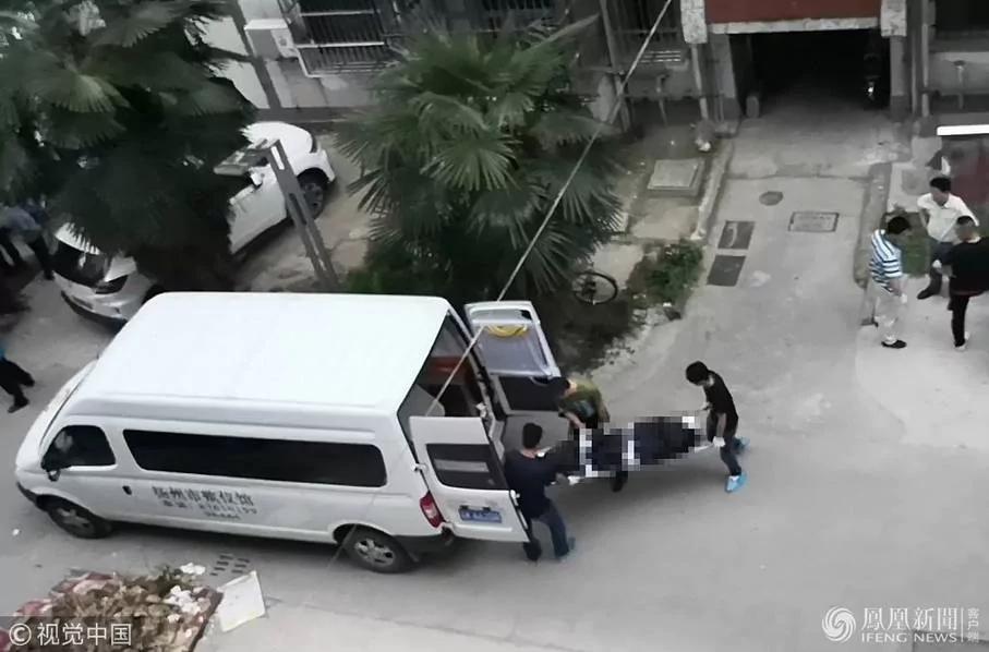 江蘇一男子跳樓死亡 家裡還抬出一具遺體