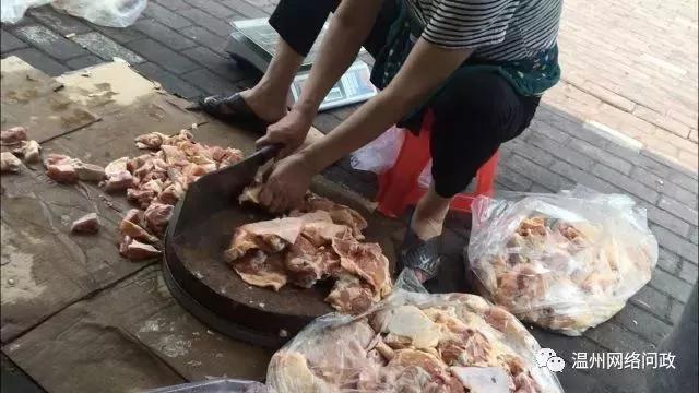 超噁心！月銷900單的「黃燜雞米飯」是這麼做的