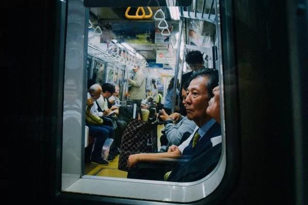 日本電車提早25秒發車遭投訴 公司馬上緊急道歉:不可原諒的錯誤 6 日本電車提早25秒發車遭投訴 公司馬上緊急道歉:不可原諒的錯誤