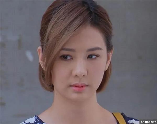 一對夫妻辦離婚 妻子把協議書撕了說:「你欠我70萬!還了再離!」 2年後… 2 一對夫妻辦離婚 妻子把協議書撕了說:「你欠我70萬!還了再離!」 2年後…