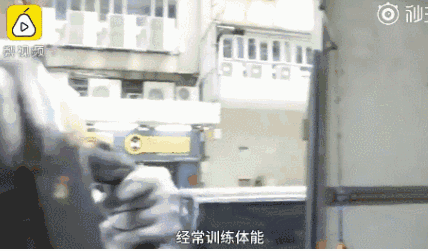 香港爆紅「最美搬運工」港版羅拉真身曝光！
