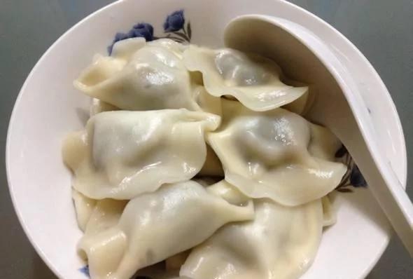 美食小知識: 讓速凍餃子怎麼煮 皮都不會破 3 美食小知識: 讓速凍餃子怎麼煮 皮都不會破