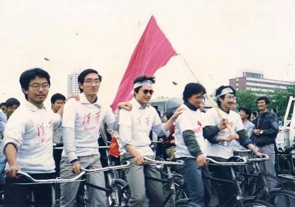 【六四老照片】西單櫥窗彈孔為證 杜憲薛飛展現趙家後宮前的央視