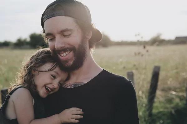 爸爸只要做好這4件事 孩子長大會更優秀 更自信！